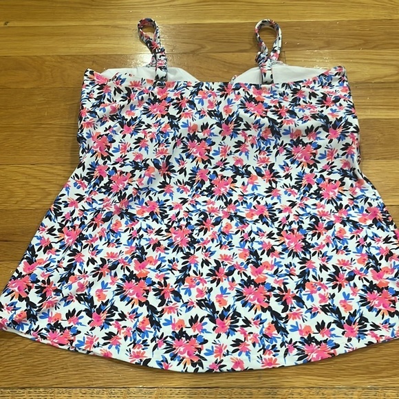 Island Escape womens ruffles floral swim top size 14. - Picture 5 of 6